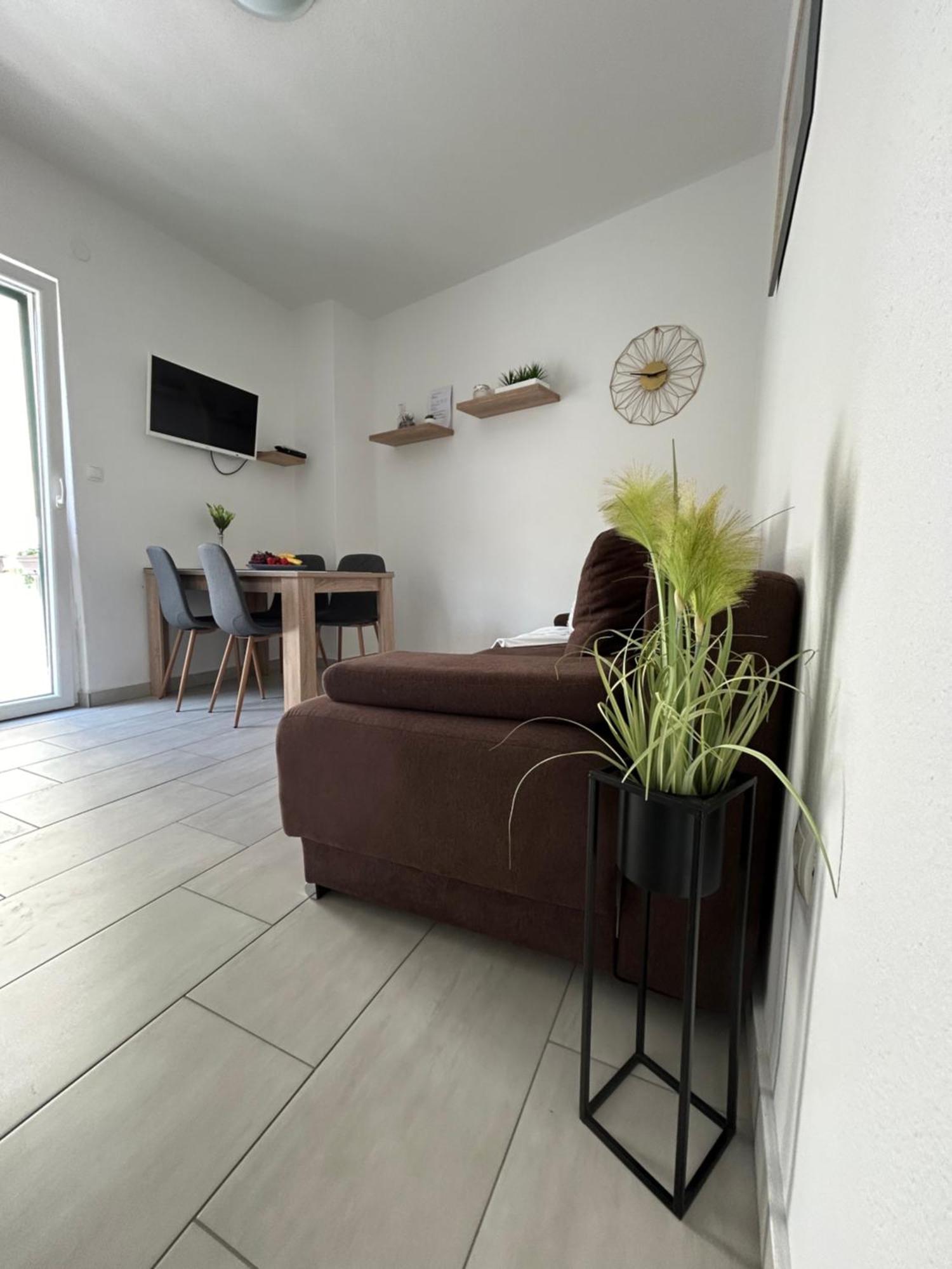 Apartment Center Nikolina Bol
