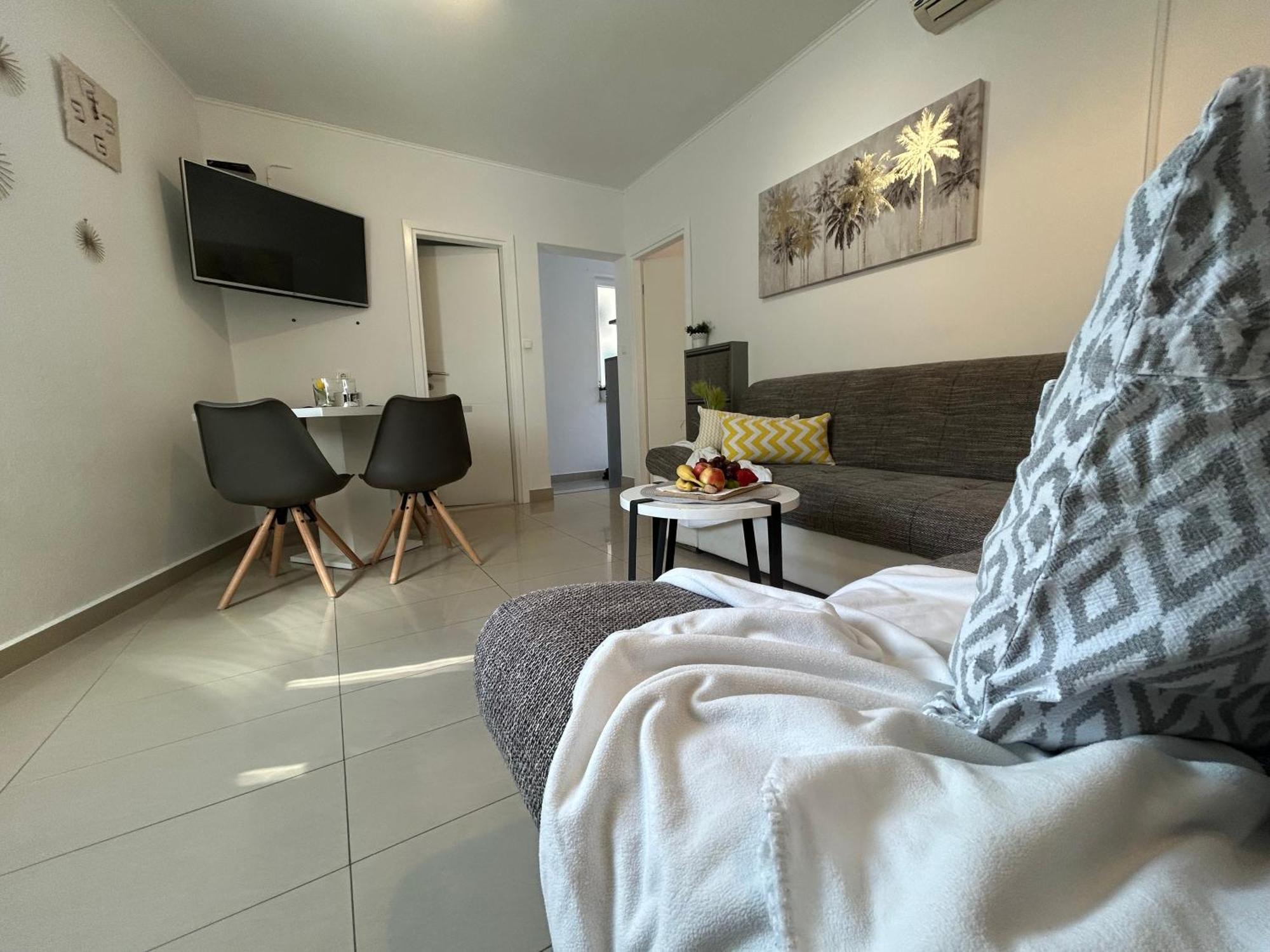 Center Nikolina Apartment Bol