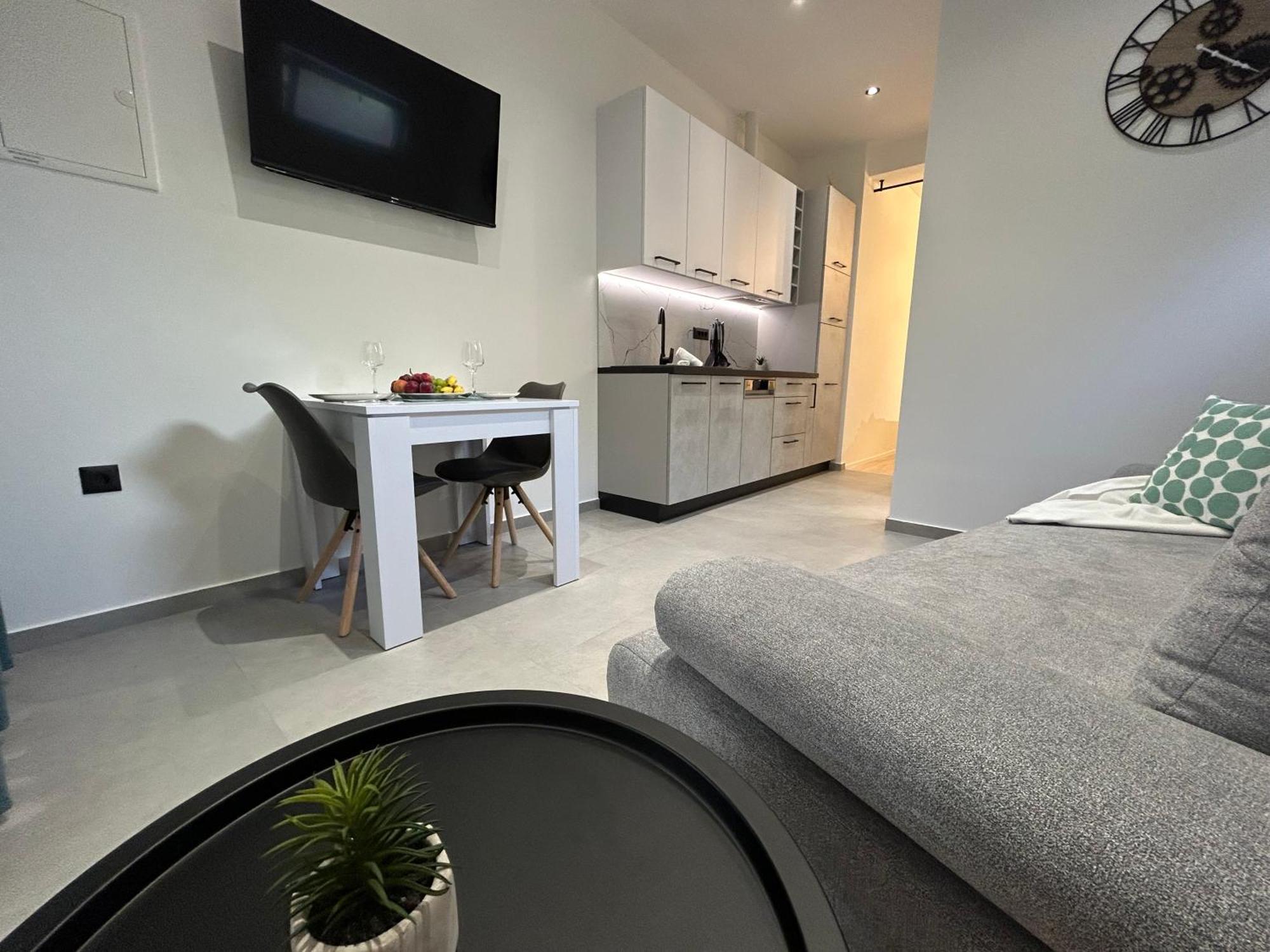 Center Nikolina Apartment Bol