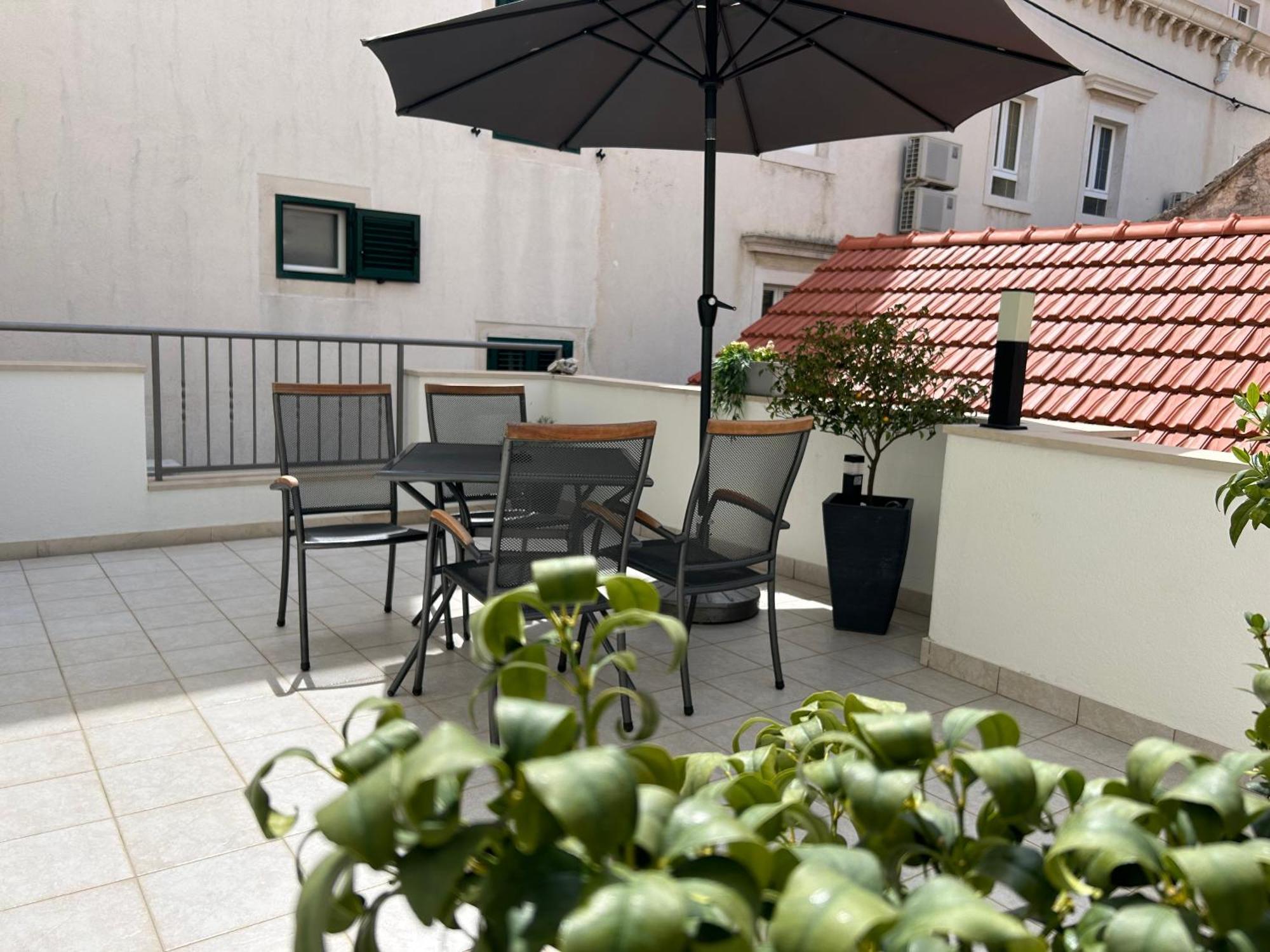 Apartment Center Nikolina Bol