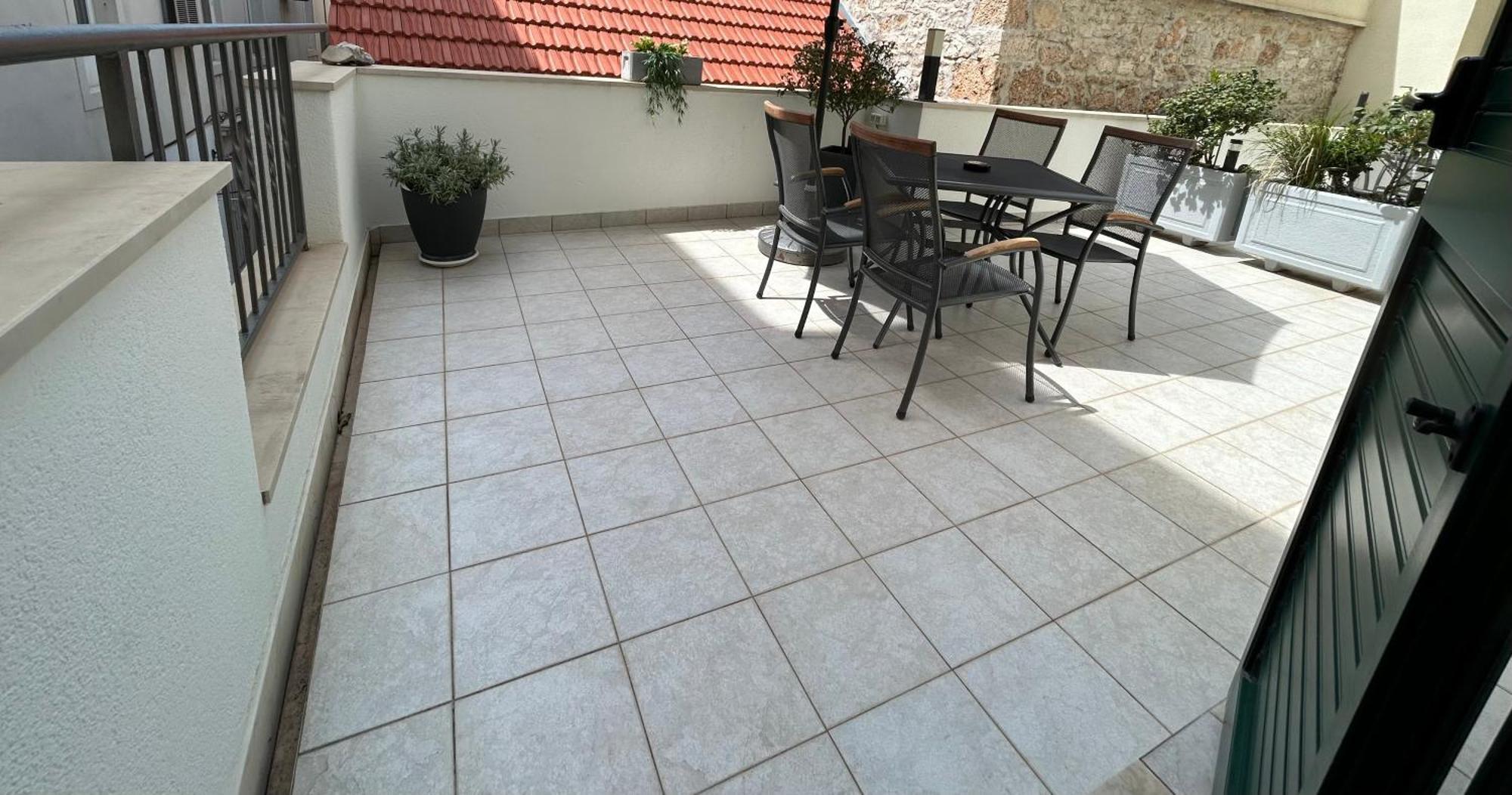 Center Nikolina Apartmán Bol